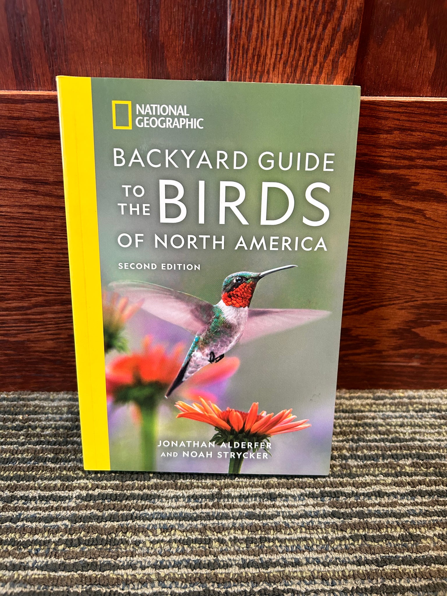 Backyard Guide to the Birds of North America