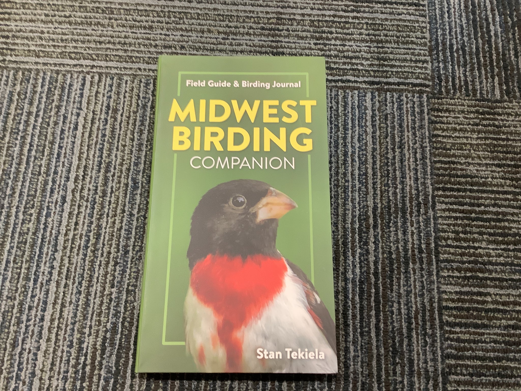 Field guide and birding journal Midwest birding companion