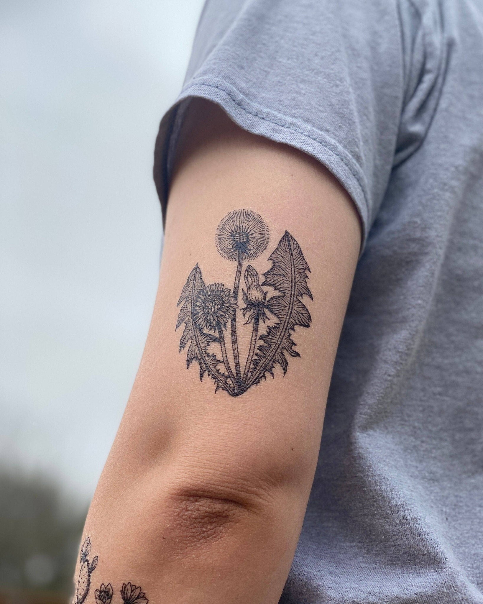 50 Devastatingly Delightful Dandelion Tattoos - TattooBlend